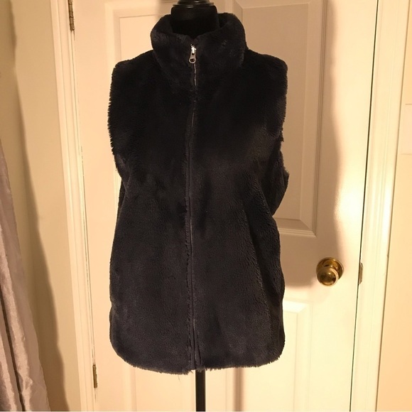 Women’s medium J. Crew fuzzy vest.  Navy blue - Picture 6 of 6